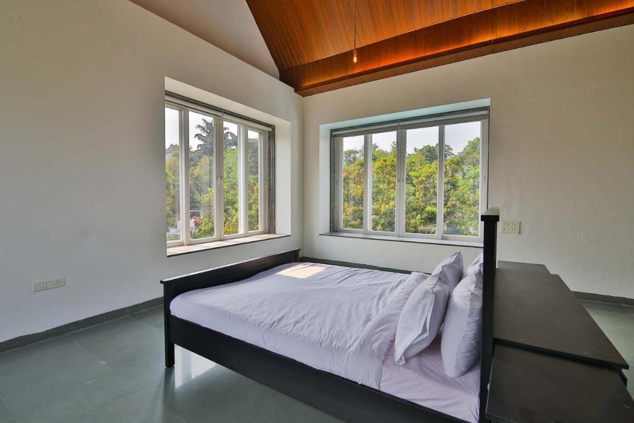 Twilight Grove By Stayvista - Pool- View Villa With Manicured Lawn, Contemporary Interiors & Home Theatre Karjat Eksteriør bilde