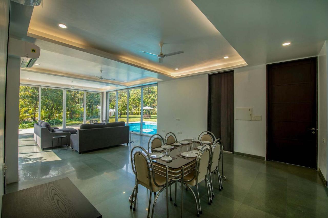 Twilight Grove By Stayvista - Pool- View Villa With Manicured Lawn, Contemporary Interiors & Home Theatre Karjat Eksteriør bilde